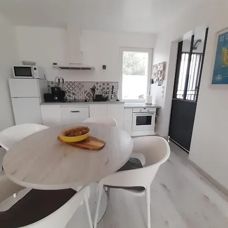La Fregate D'oleron, Maison Typique De Village * La Cotinière